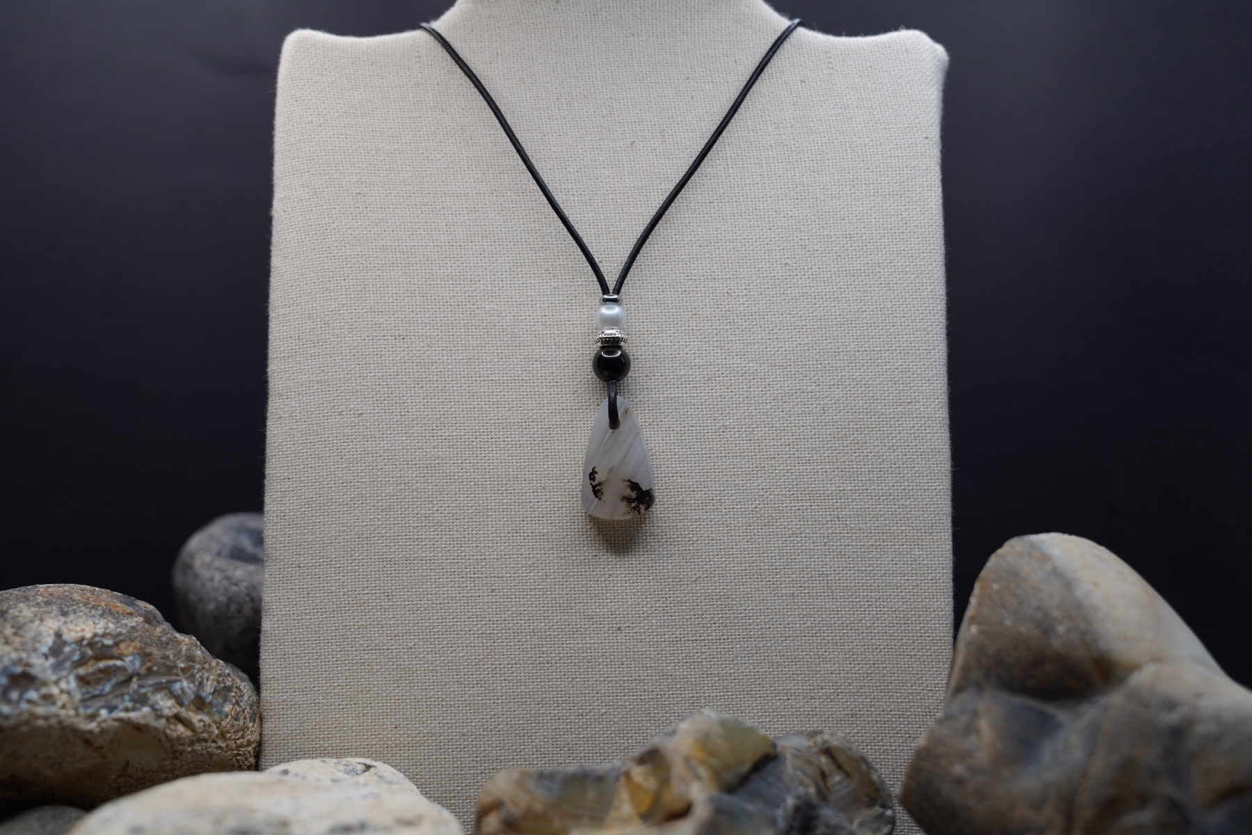 Montana agate pendant necklace